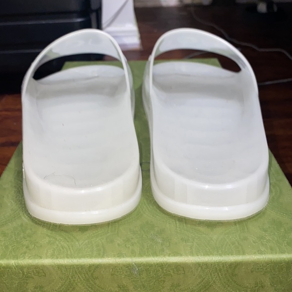 Men’s Gucci slides - Picture 4 of 6